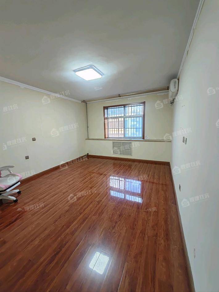 运河公安分局家属院3室2厅2卫126㎡