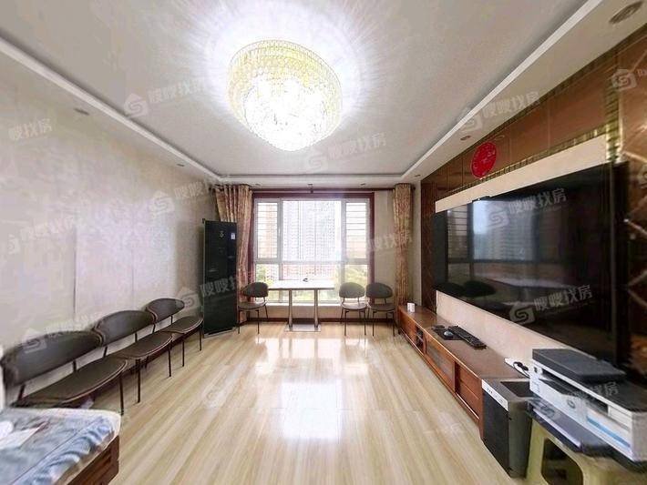 天成郡府东区3室2厅2卫142㎡