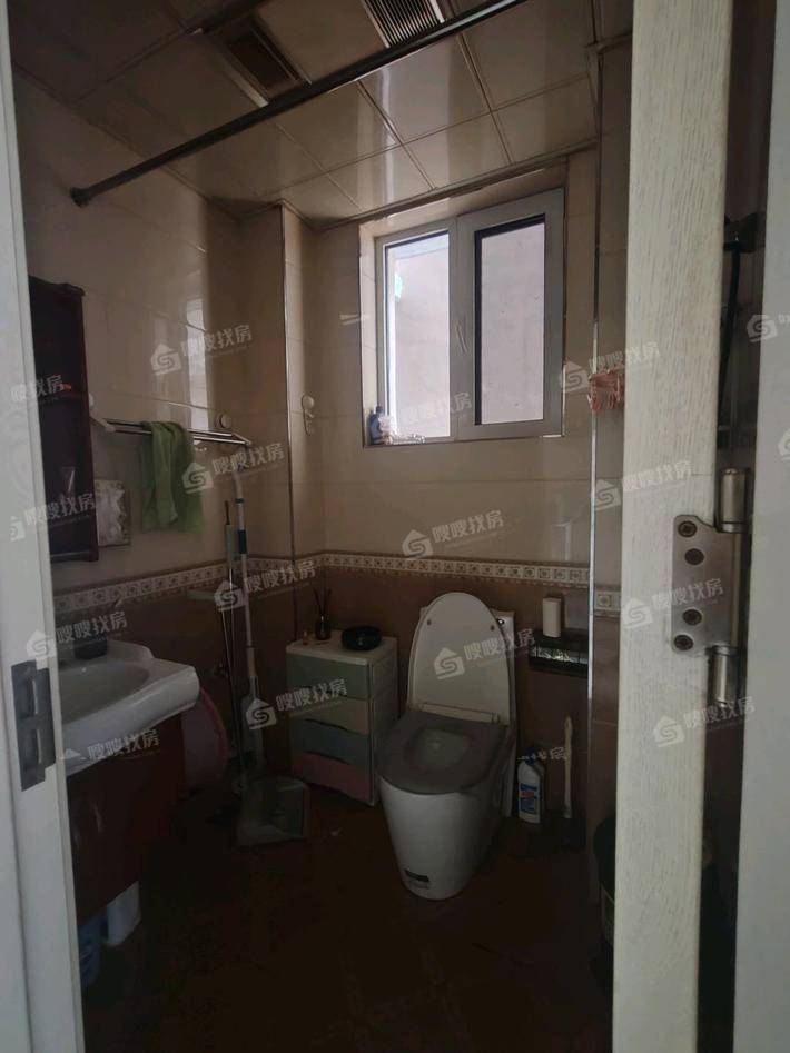 凤凰城（C区）3室2厅2卫139㎡