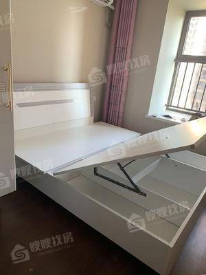 保利花园3室2厅2卫135㎡