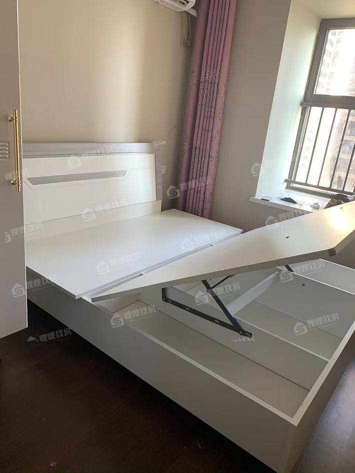 保利花园3室2厅2卫135㎡