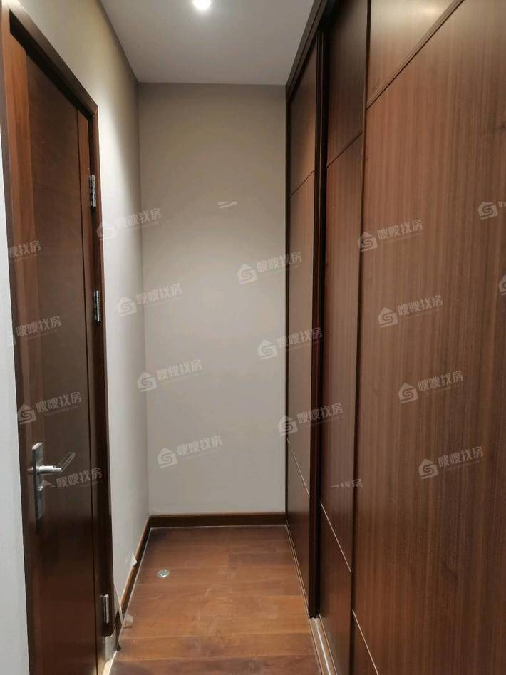 保利花园3室2厅2卫135㎡