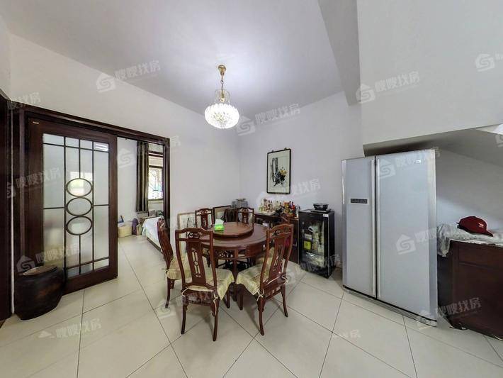 万泰豪景5室2厅3卫249㎡