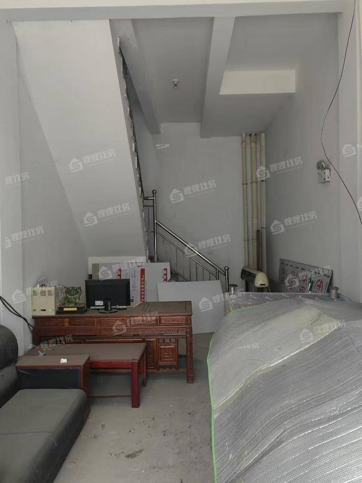 彩龙商贸城3室2厅1卫85㎡