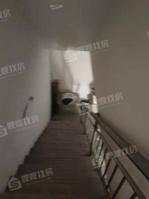 彩龙商贸城3室2厅1卫85㎡