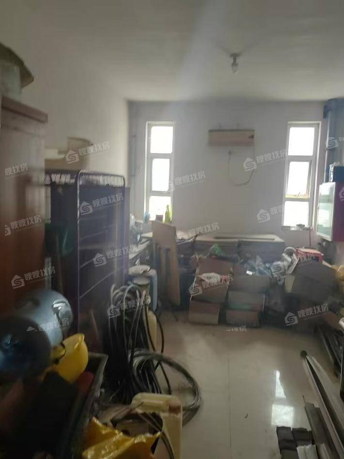 彩龙商贸城3室2厅1卫85㎡