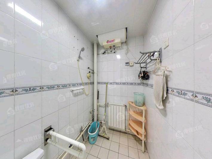 司法局宿舍4室2厅2卫164㎡