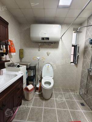 天成名著四期3室2厅2卫137㎡