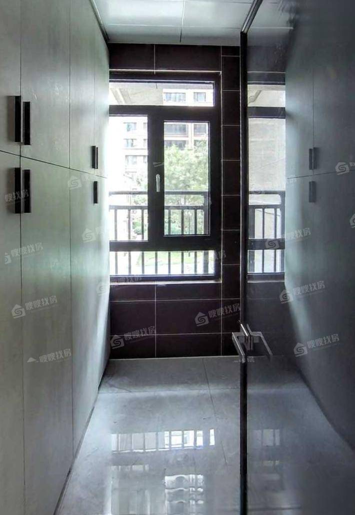 天成岭秀岭贤府3室2厅2卫145㎡