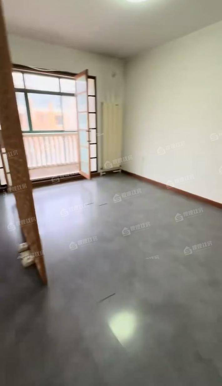 颐和庄园一期5室2厅3卫262㎡