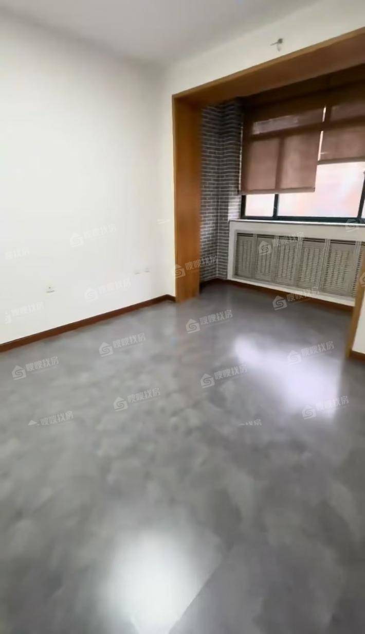 颐和庄园一期5室2厅3卫262㎡