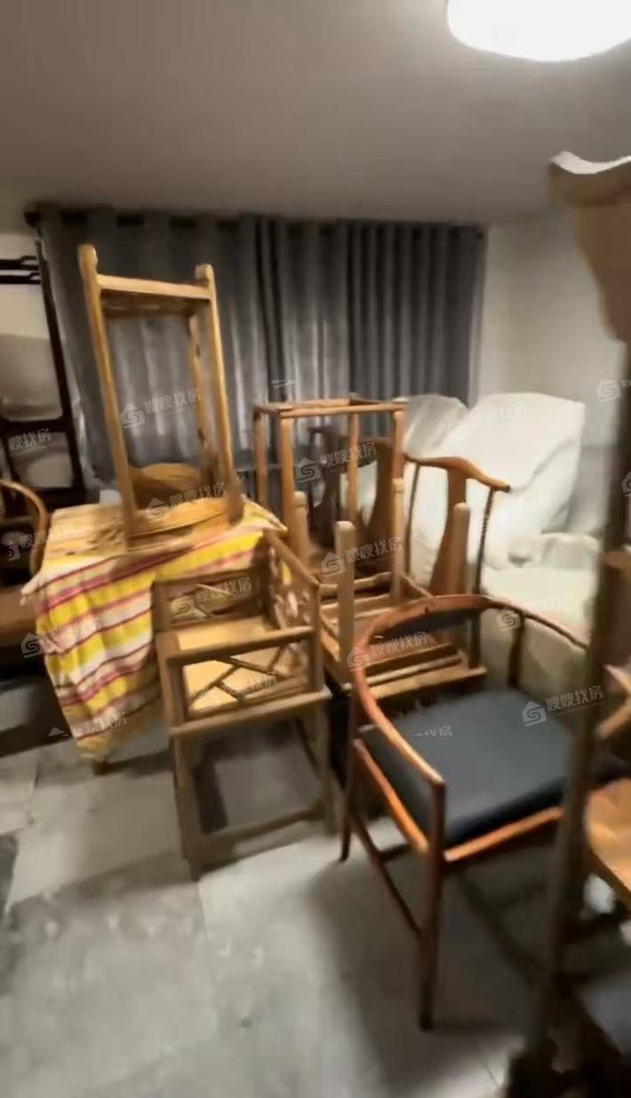 颐和庄园一期5室2厅3卫262㎡