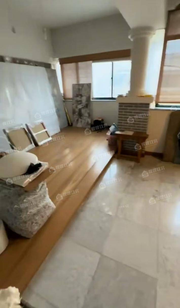 颐和庄园一期5室2厅3卫262㎡