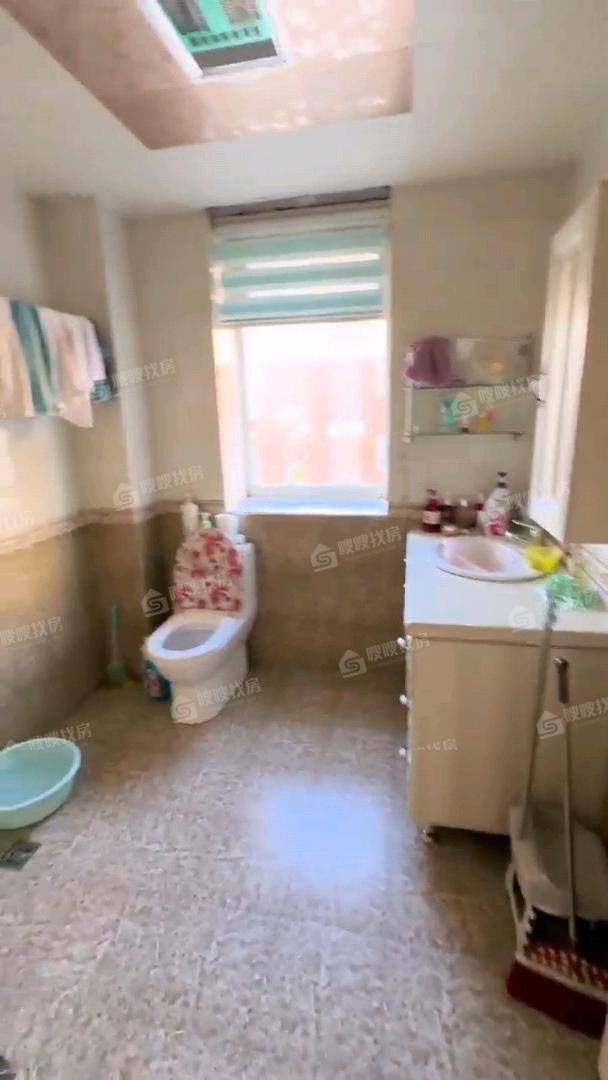 孔雀城B区4室2厅2卫163㎡