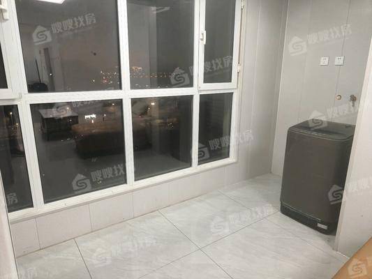 龙岸清华3室2厅2卫121㎡
