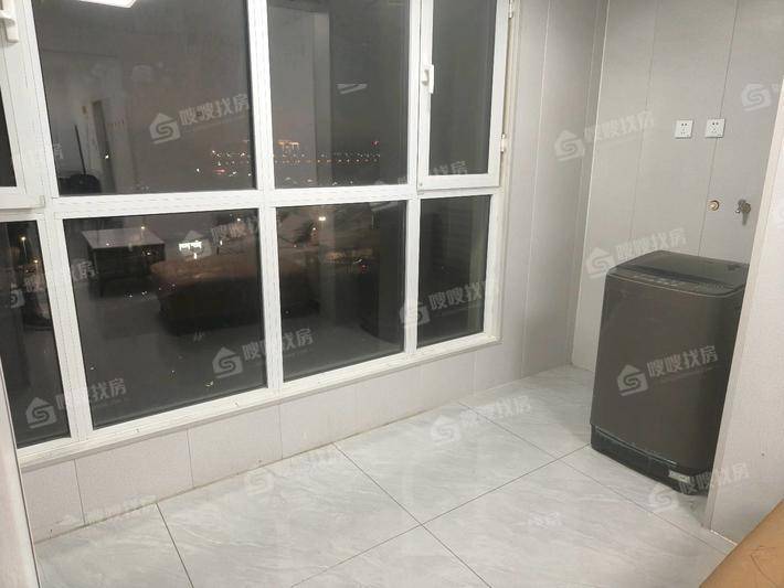 龙岸清华3室2厅2卫121㎡