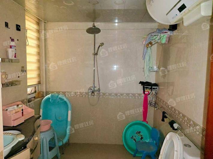 天成郡府西区3室2厅2卫144㎡