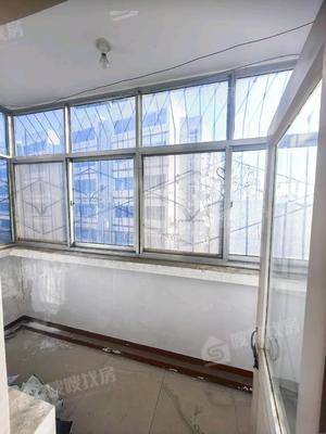 冷拉楼3室2厅1卫102㎡