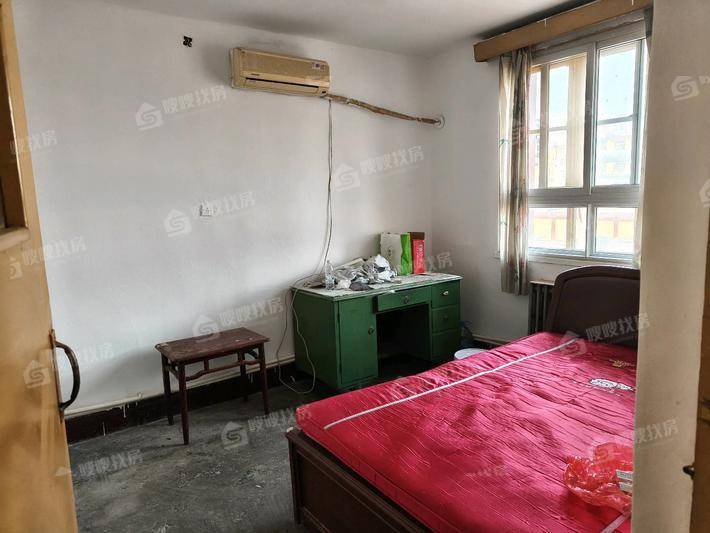 铁路三角线3室1厅1卫75㎡