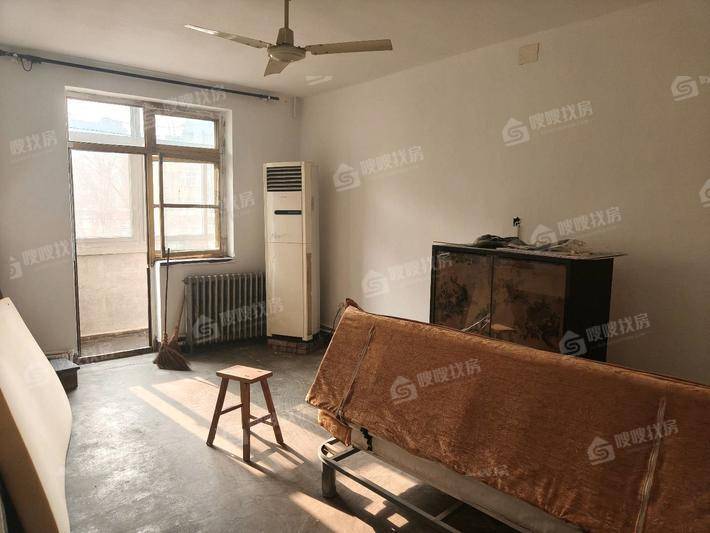 铁路三角线3室1厅1卫75㎡