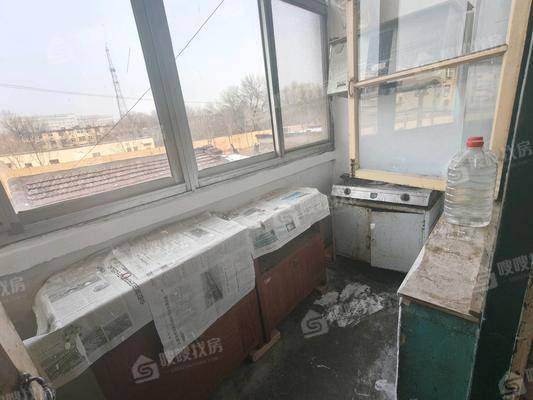 铁路三角线3室1厅1卫75㎡