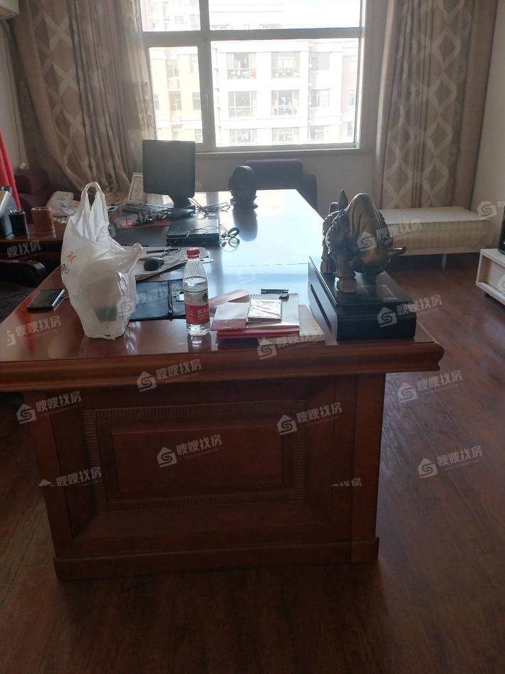 凤凰城（C区）3室2厅2卫136㎡