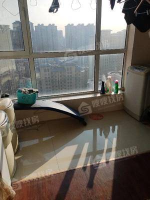 凤凰城（C区）3室2厅2卫136㎡