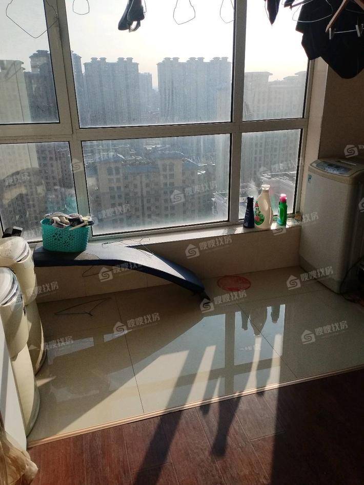 凤凰城（C区）3室2厅2卫136㎡