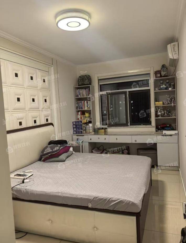 凤凰城（C区）3室2厅2卫136㎡