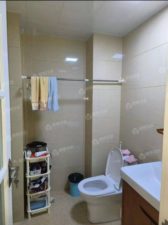 凤凰城（C区）3室2厅2卫136㎡