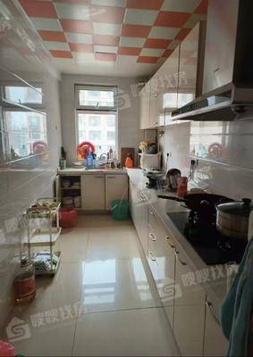 凤凰城（C区）3室2厅2卫136㎡