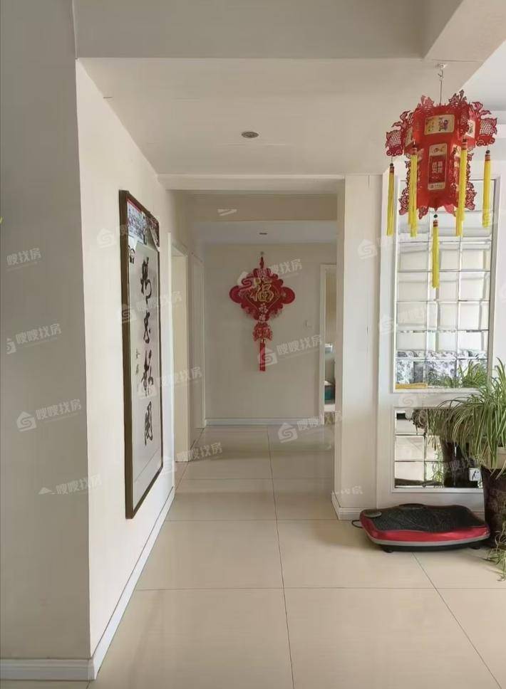 凤凰城（C区）3室2厅2卫136㎡