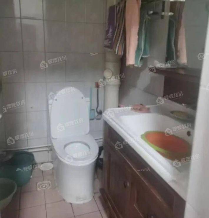 体育局宿舍3室2厅1卫112㎡