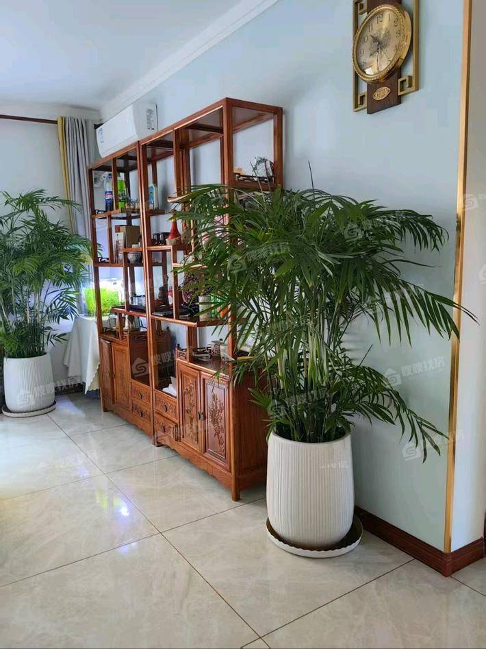 荣盛香堤荣府3室2厅1卫100㎡