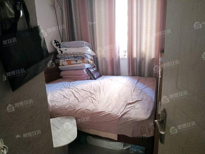 龙岸清华3室1厅1卫120㎡