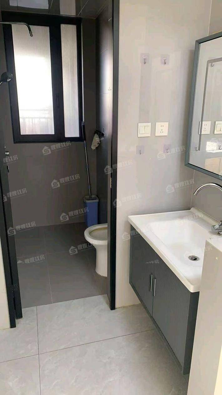 吾悦华府3室1厅1卫97㎡