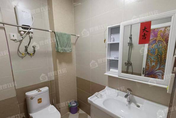 龙岸清华3室2厅1卫120㎡