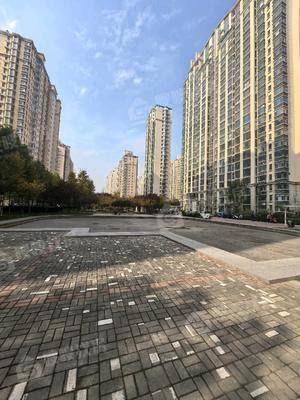 龙岸清华3室2厅1卫120㎡