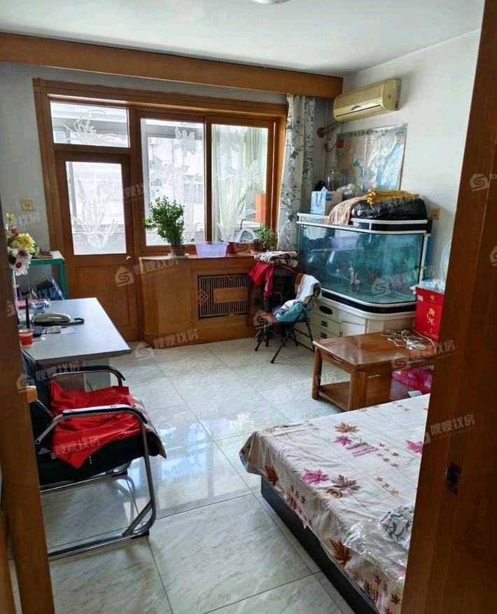 电业局工程队小区（维明路）4室2厅2卫158㎡