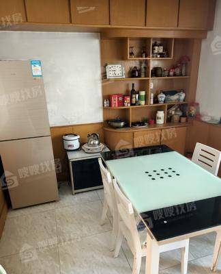 电业局工程队小区（维明路）4室2厅2卫158㎡