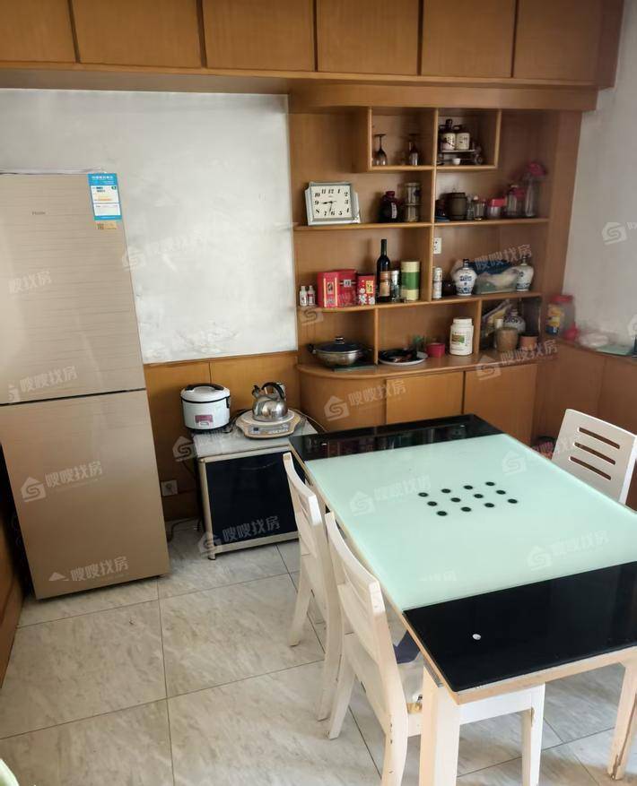 电业局工程队小区（维明路）4室2厅2卫158㎡