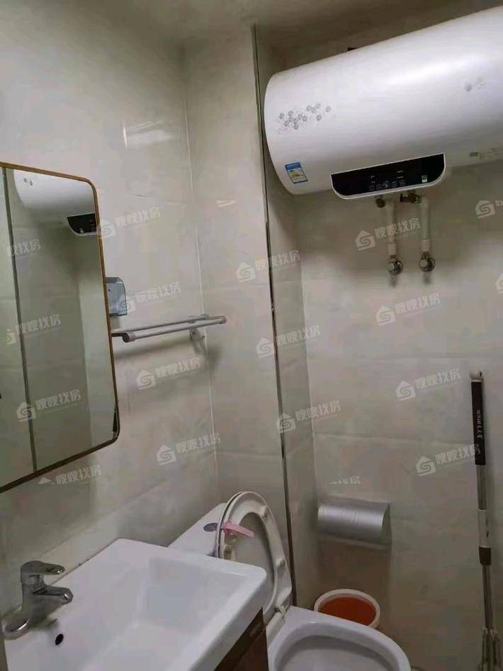 凤凰城（C区）2室2厅1卫82㎡