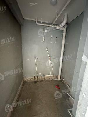 天成名著三期3室2厅2卫137㎡