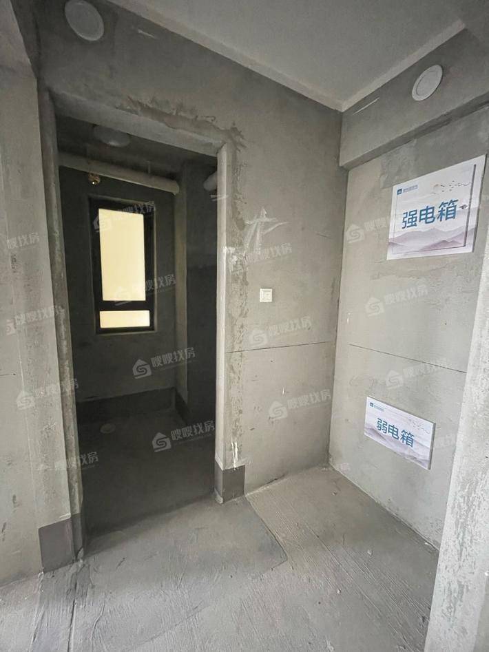碧桂园江山印3室2厅2卫118㎡