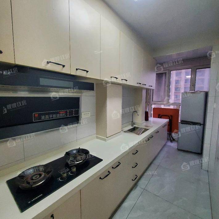 龙岸清华3室2厅1卫120㎡