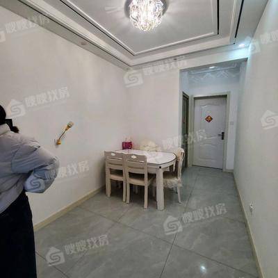 龙岸清华3室2厅1卫120㎡