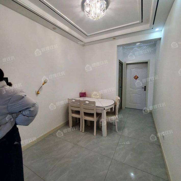 龙岸清华3室2厅1卫120㎡