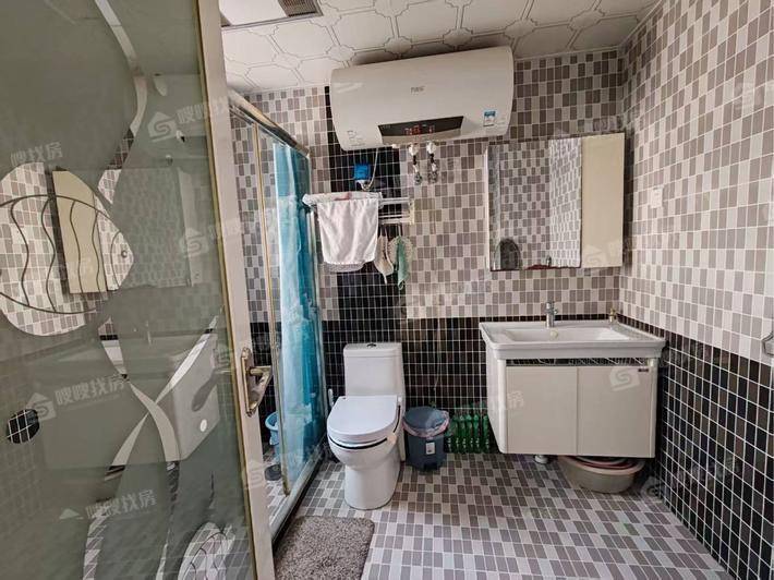 凤凰城（C区）3室2厅2卫136㎡