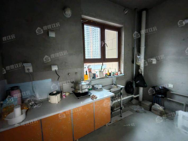 荣盛锦绣学府3室2厅2卫136㎡