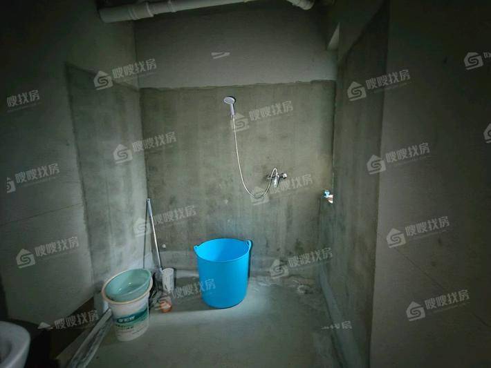 荣盛锦绣学府3室2厅2卫136㎡